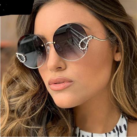 Women's Designer Sunglasses & Eyewear .